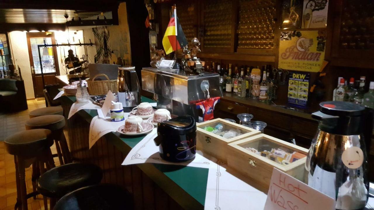 Black Bear Bikers Pub-Hotel Kempfeld Bagian luar foto