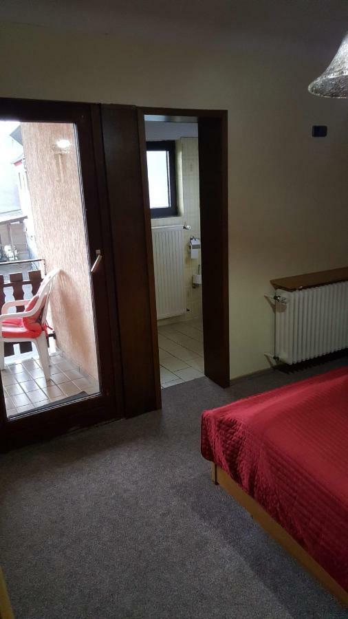 Black Bear Bikers Pub-Hotel Kempfeld Bagian luar foto