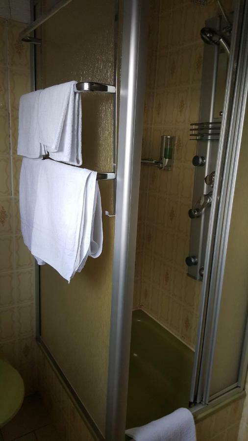 Black Bear Bikers Pub-Hotel Kempfeld Bagian luar foto