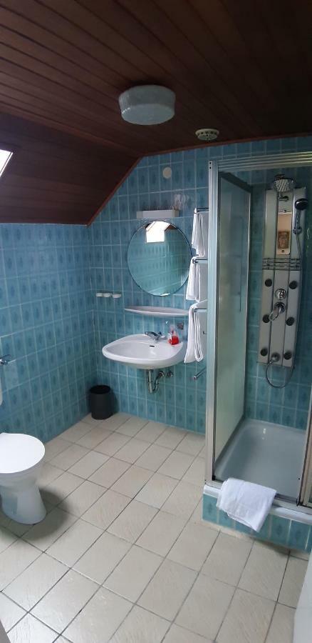 Black Bear Bikers Pub-Hotel Kempfeld Bagian luar foto