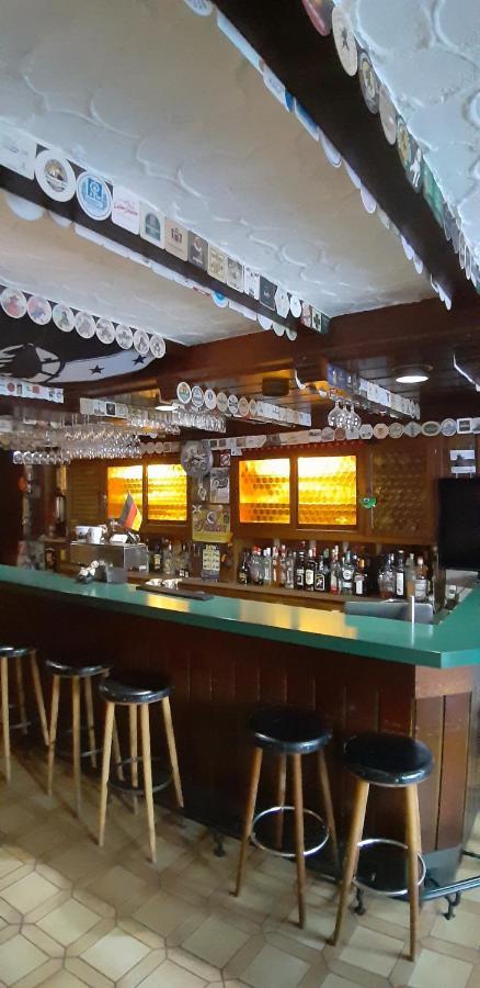 Black Bear Bikers Pub-Hotel Kempfeld Bagian luar foto